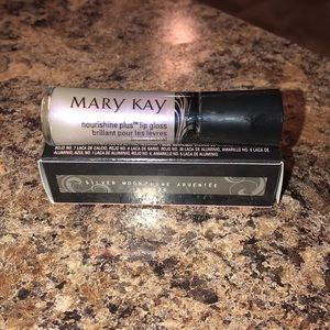 Nourishine plus lip gloss